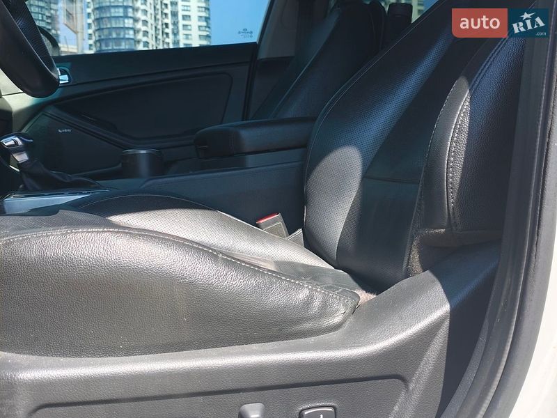 Седан Kia Optima 2014 в Киеве