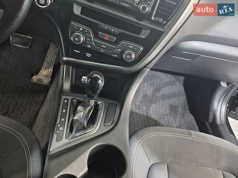 Седан Kia Optima 2011 в Тернополе