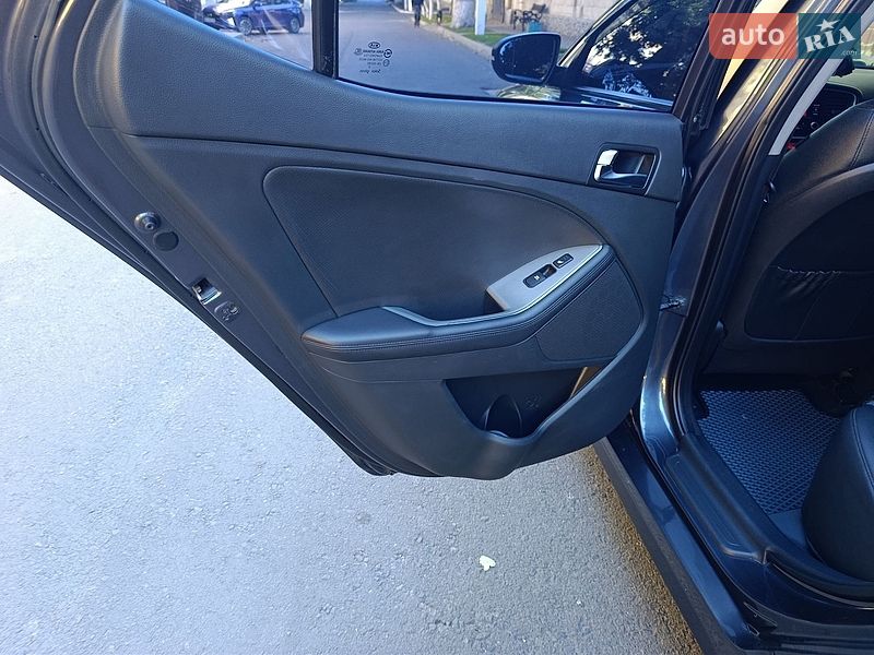 Седан Kia Optima 2014 в Білгороді-Дністровському