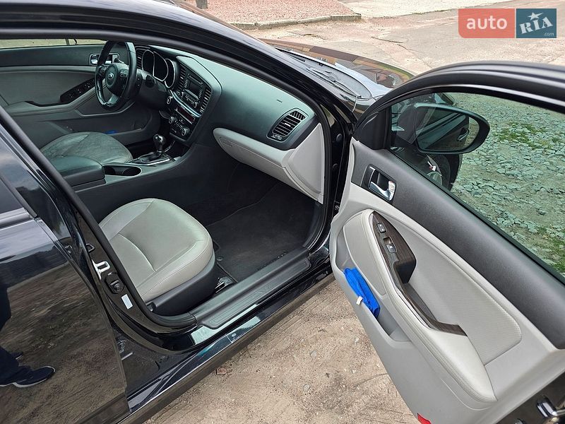 Седан Kia Optima 2014 в Житомире