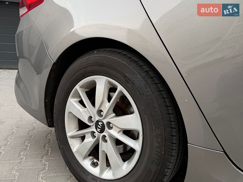 Седан Kia Optima 2016 в Тернополі