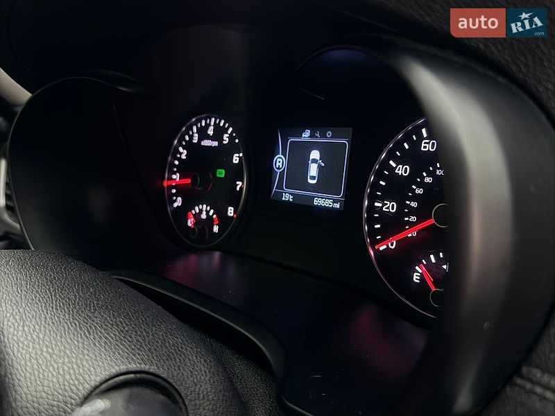 Седан Kia Optima 2016 в Тернополі