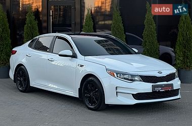 Седан Kia Optima 2016 в Киеве