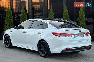 Седан Kia Optima 2016 в Киеве