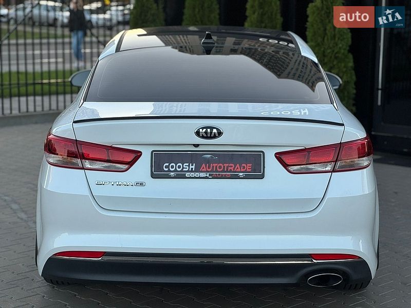 Седан Kia Optima 2016 в Киеве