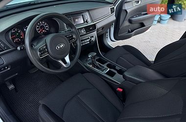 Седан Kia Optima 2016 в Киеве