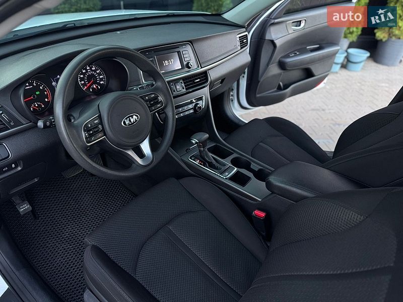 Седан Kia Optima 2016 в Киеве