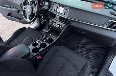 Седан Kia Optima 2016 в Киеве