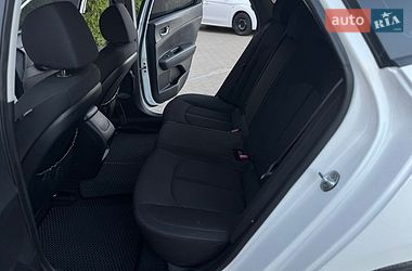 Седан Kia Optima 2016 в Киеве