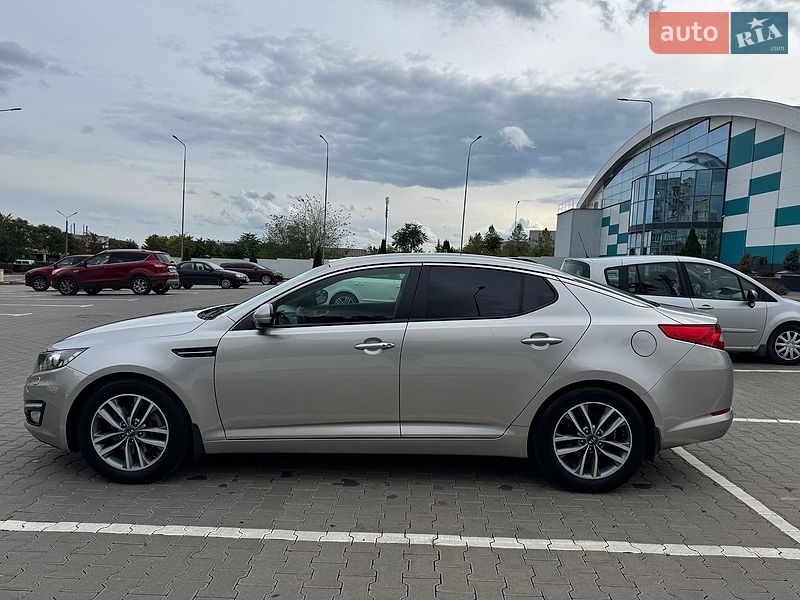 Седан Kia Optima 2012 в Южному