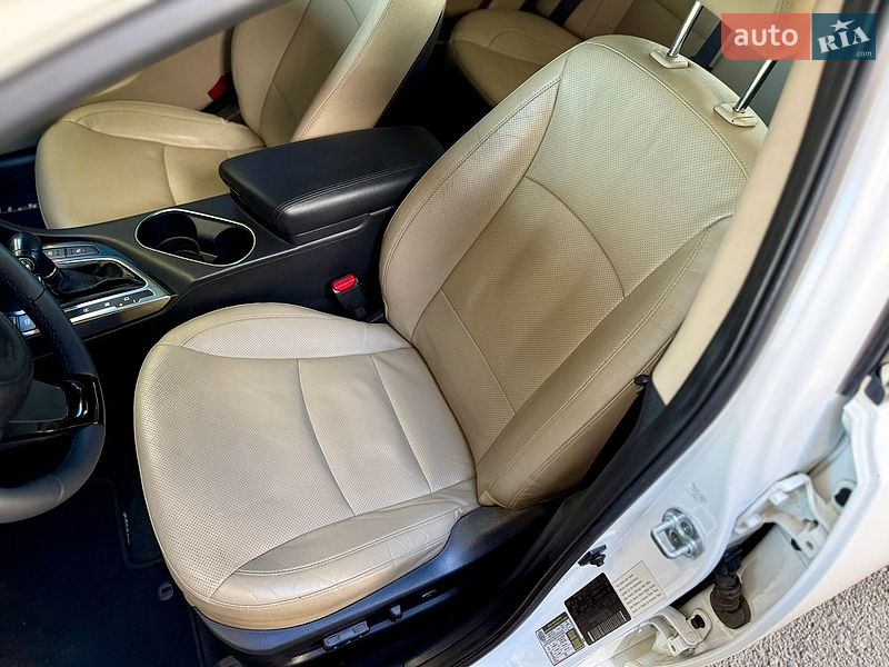 Седан Kia Optima 2015 в Одессе