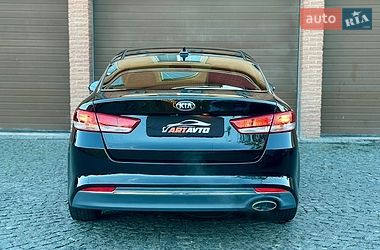 Седан Kia Optima 2016 в Святопетрівське