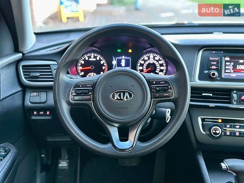 Седан Kia Optima 2016 в Святопетрівське