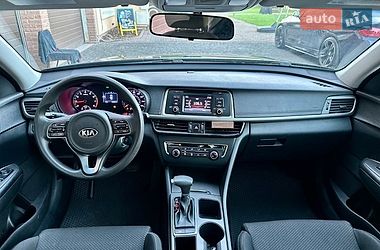 Седан Kia Optima 2016 в Святопетрівське