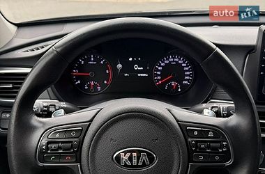 Седан Kia Optima 2016 в Кривом Роге