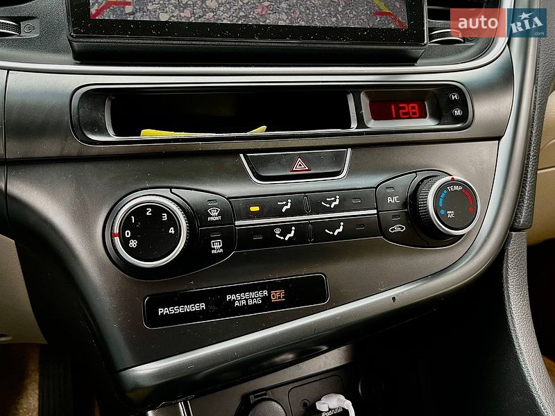 Седан Kia Optima 2015 в Киеве