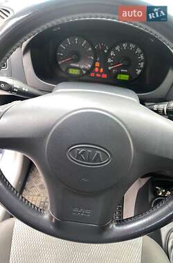 Хэтчбек Kia Picanto 2005 в 