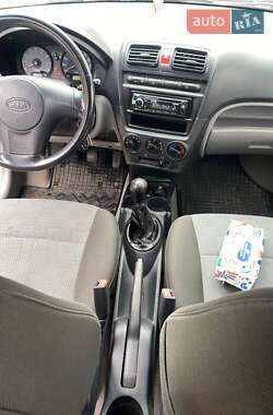 Хэтчбек Kia Picanto 2005 в 