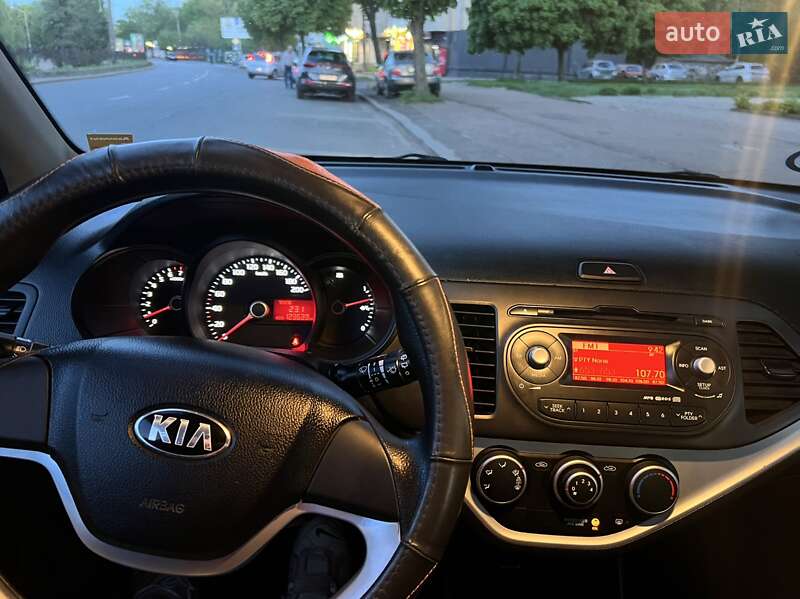 Хетчбек Kia Picanto 2012 в Чернігові