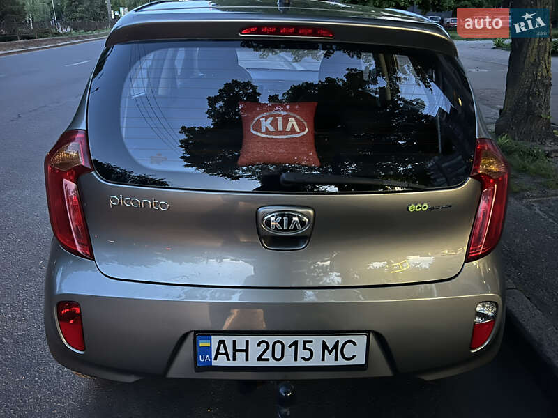 Хетчбек Kia Picanto 2012 в Чернігові