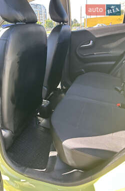 Хэтчбек Kia Picanto 2012 в 