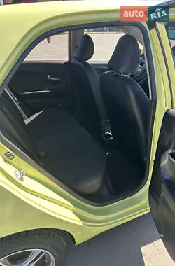 Хэтчбек Kia Picanto 2012 в 