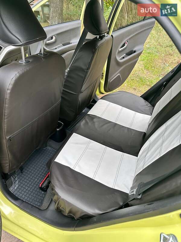 Хэтчбек Kia Picanto 2011 в Киеве