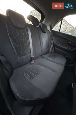Хетчбек Kia Picanto 2013 в  фото 18 Хетчбек Kia Picanto 2013 в