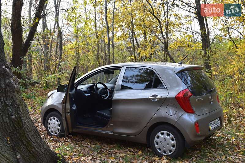 Хэтчбек Kia Picanto 2011 в Каменском