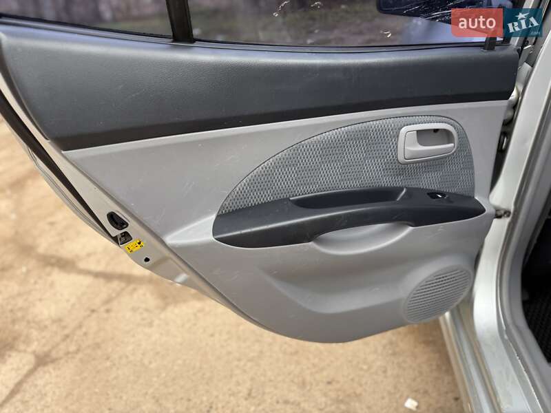 Хетчбек Kia Picanto 2006 в Кривому Розі фото 25 Хетчбек Kia Picanto 2006 в Кривому Розі