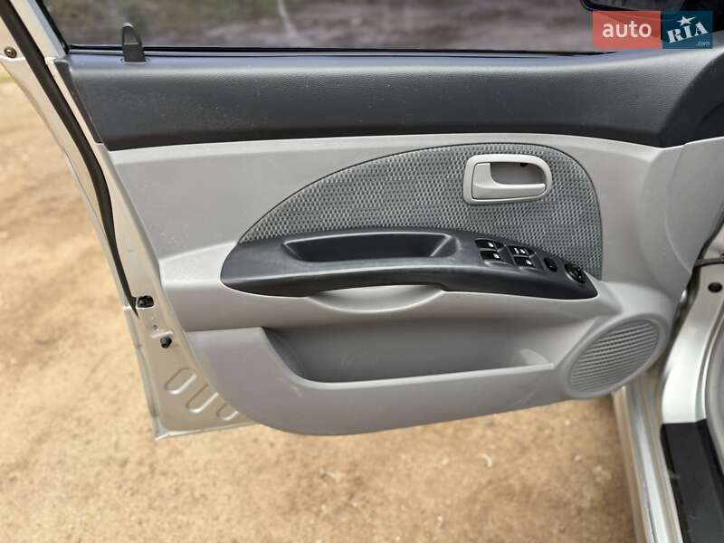 Хетчбек Kia Picanto 2006 в Кривому Розі фото 29 Хетчбек Kia Picanto 2006 в Кривому Розі