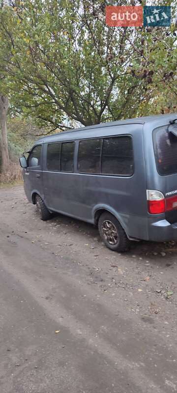 Мінівен Kia Pregio 2005 в Запоріжжі