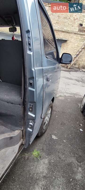 Микроавтобус Kia Pregio 2003 в Киеве