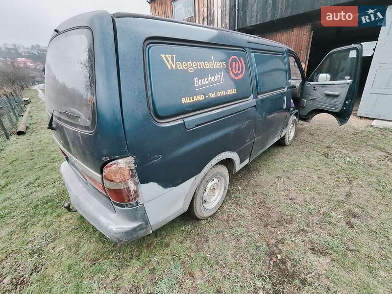 Мінівен Kia Pregio 2000 в Турці