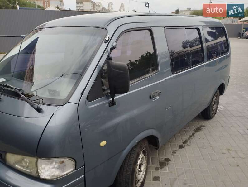 Минивэн Kia Pregio 2004 в 
