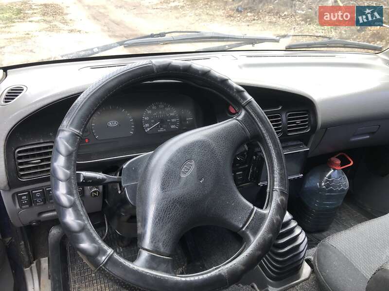 Минивэн Kia Pregio 1998 в Краснограде
