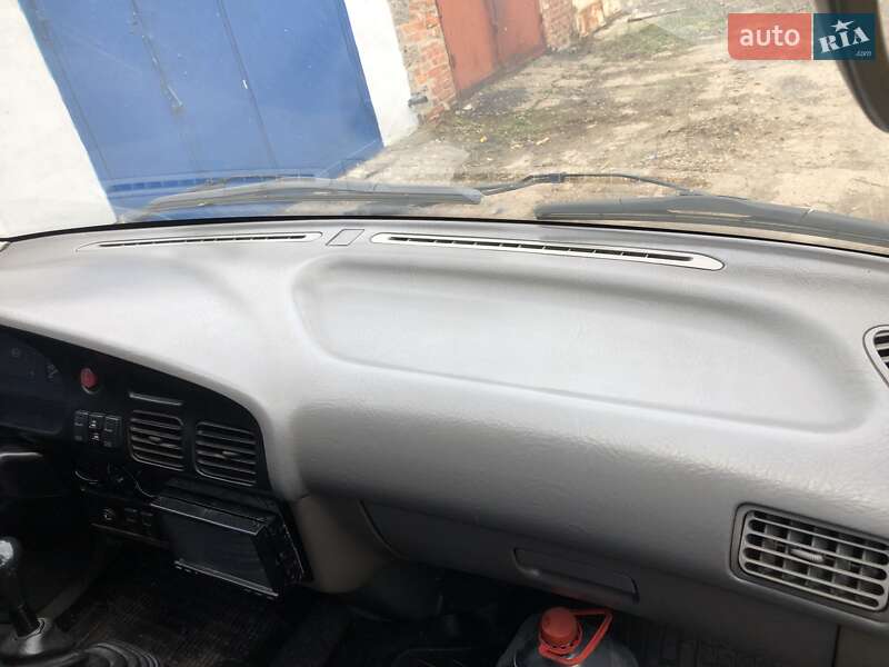 Минивэн Kia Pregio 1998 в Краснограде