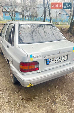 Седан Kia Pride 2000 в Запорожье