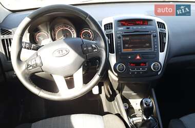 Купе Kia ProCeed 2012 в Полонном