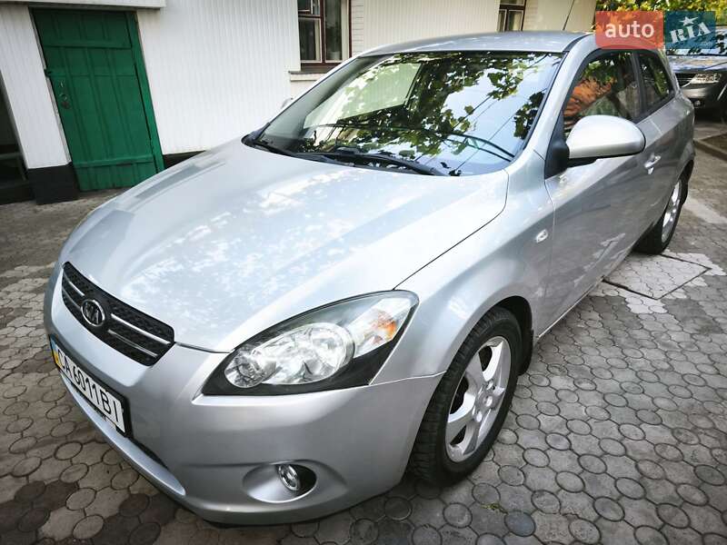 Хэтчбек Kia ProCeed 2009 в Корсуне-Шевченковском