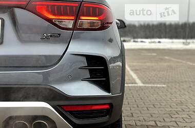 Позашляховик / Кросовер Kia Rio X-Line 2021 в 