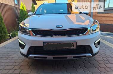 Позашляховик / Кросовер Kia Rio X-Line 2018 в Києві