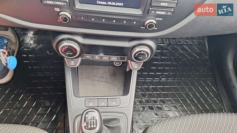 Внедорожник / Кроссовер Kia Rio X-Line 2018 в Харькове