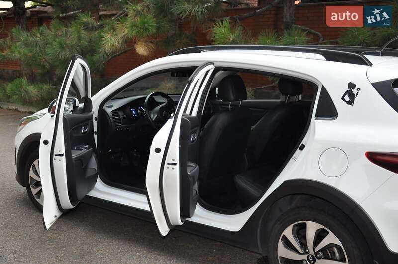 Позашляховик / Кросовер Kia Rio X-Line 2018 в Дніпрі фото 9 Позашляховик / Кросовер Kia Rio X-Line 2018 в Дніпрі
