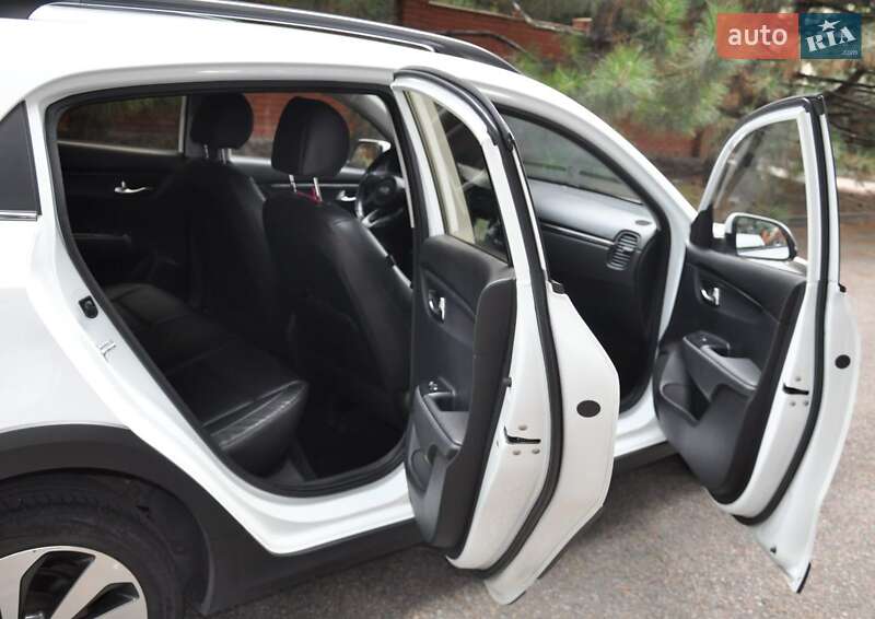 Позашляховик / Кросовер Kia Rio X-Line 2018 в Дніпрі фото 11 Позашляховик / Кросовер Kia Rio X-Line 2018 в Дніпрі