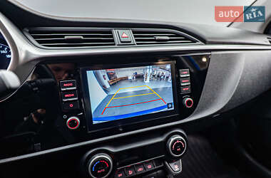 Хэтчбек Kia Rio X-Line 2021 в 