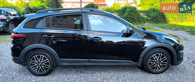 Внедорожник / Кроссовер Kia Rio X-Line 2018 в Ужгороде фото 3 Внедорожник / Кроссовер Kia Rio X-Line 2018 в Ужгороде
