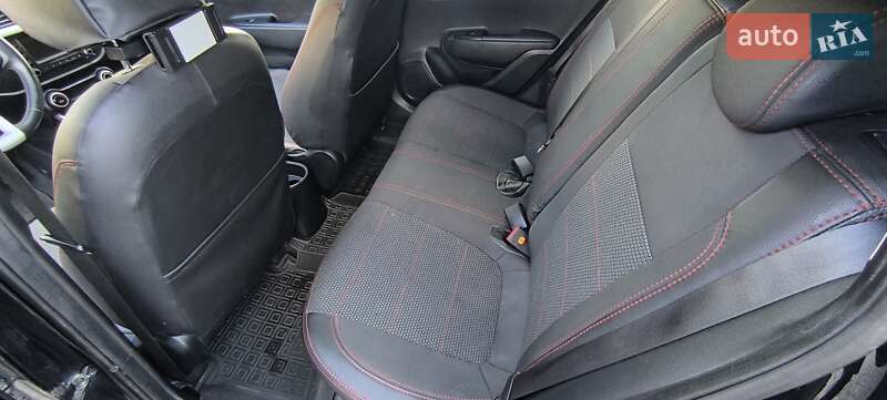 Внедорожник / Кроссовер Kia Rio X-Line 2018 в Ужгороде фото 15 Внедорожник / Кроссовер Kia Rio X-Line 2018 в Ужгороде