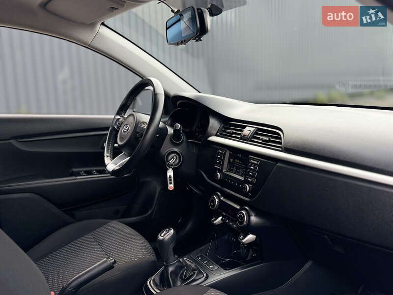 Внедорожник / Кроссовер Kia Rio X-Line 2019 в Полтаве