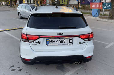 Хэтчбек Kia Rio X-Line 2018 в 
